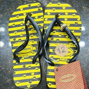 Havaianas Black and Yellow Gold Bee Charm Flip Flops 11/29